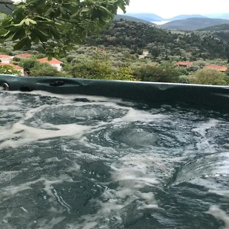 Hoolit House Vournikas