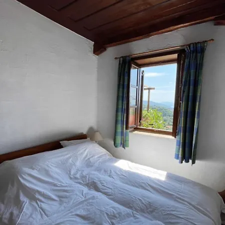 Hoolit House * Vournikas