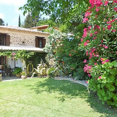 Hoolit House * Vournikas