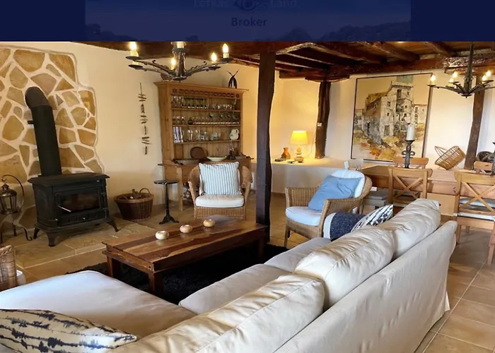 Hoolit House Nyaraló